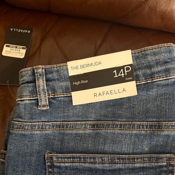 Rafaella Women’s Jean shorts - Picture 2 of 7